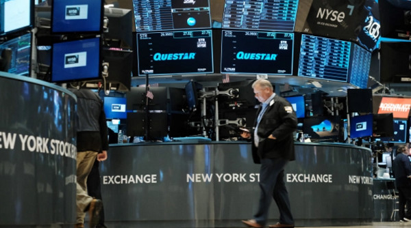 «Κοκκίνισε» η Wall Street: Προκαταβολικές ρευστοποιήσεις ελέω Fed