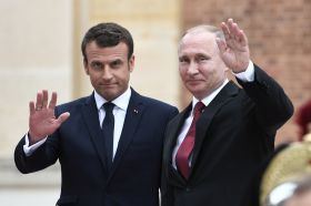 Μακρόν και Πούτιν οι αγαπημένοι ηγέτες των Ελλήνων, επί καραντίνας