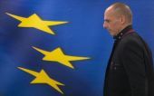 Bαρουφάκης στους FT: Δεν ζητάμε διαγραφή αλλά ανταλλαγή χρέους