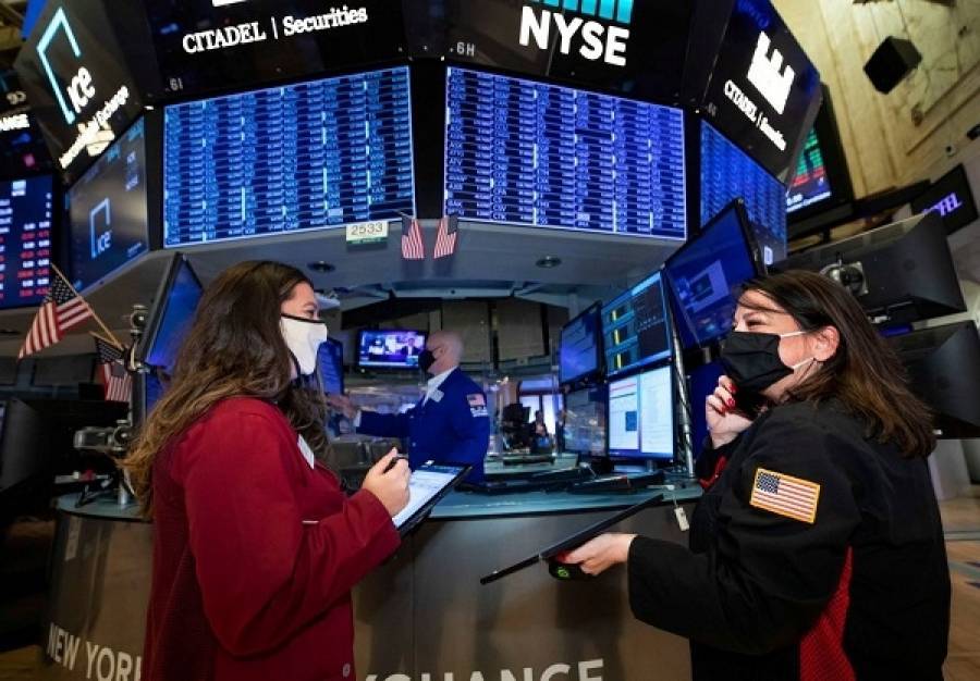 Η έναρξη των εμβολιασμών δίνει «φτερά» στη Wall Street