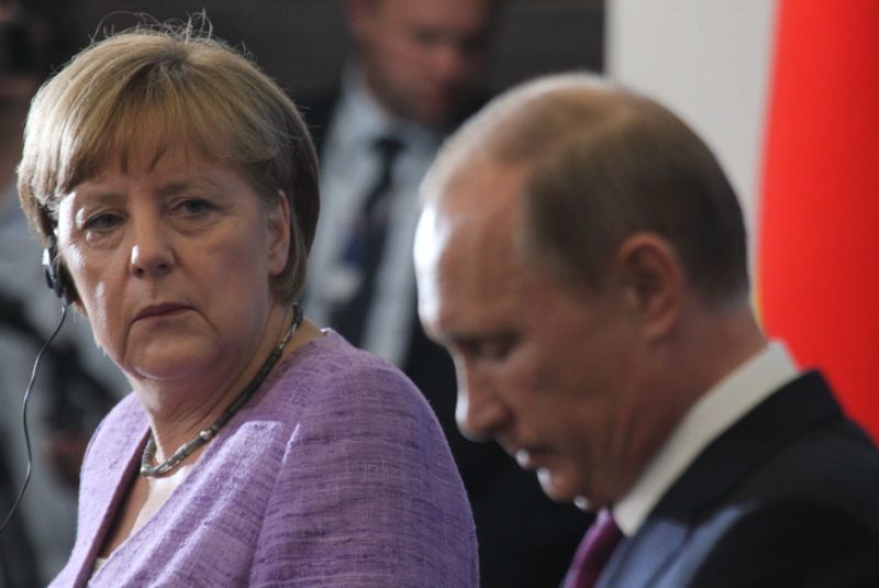 Τους G7 υποδέχεται η Μέρκελ με αισθητή την απουσία Πούτιν