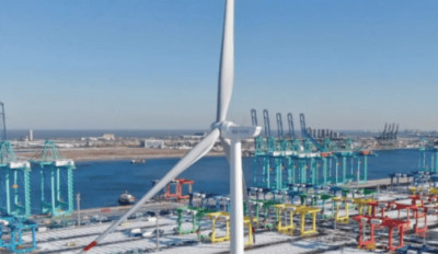 Λιμάνι Τιαντζίν: Τρεις ανεμογεννήτριες για καθαρή παραγωγή ηλεκτρικής ενέργειας