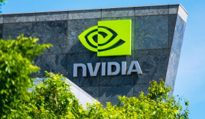 Ρεκόρ Nvidia: Η πρώτη εταιρεία με αποτίμηση 5 τρισ. δολαρίων λόγω «έκρηξης» της τεχνητής νοημοσύνης