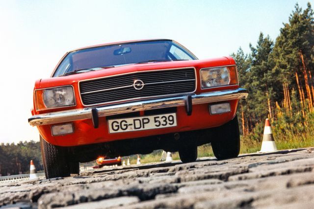 Opel Rekord D: Ο Εκατομμυριούχος του Rüsselsheim Γιορτάζει τα 50 Χρόνια του