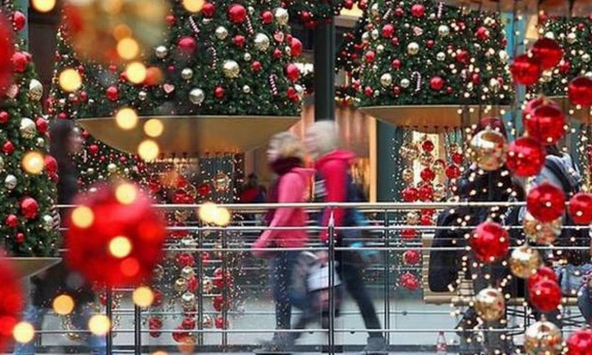 Το ωράριο των καταστημάτων μέχρι την Πρωτοχρονιά