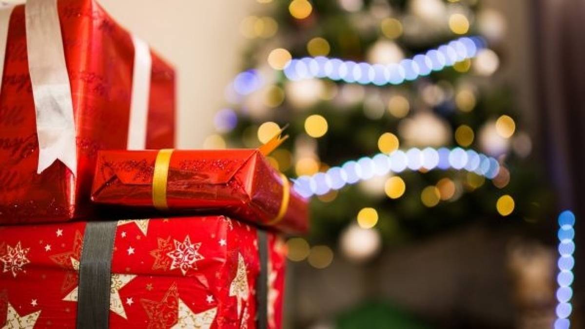 Σε ισχύ από σήμερα το εορταστικό ωράριο των καταστημάτων