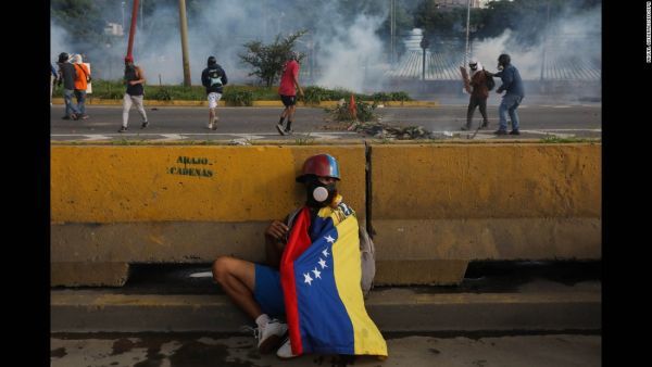 Βενεζουέλα: Στους 100 οι νεκροί από την αρχή των επεισοδίων