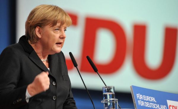 Πιέσεις στη Μέρκελ να εγκαταλείψει την πολιτική ανοιχτών συνόρων