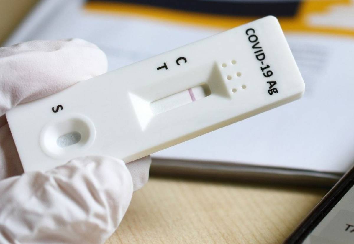 Self-test: Από σήμερα η διανομή τους σε μαθητές και εκπαιδευτικούς