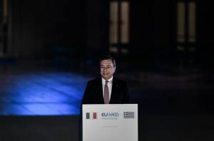 Ντράγκι: Να παρέμβει η Κομισιόν για τις αυξήσεις στο ρεύμα