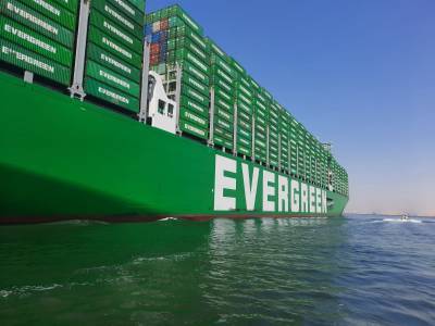 Το μεγαλύτερο πλοίο μεταφοράς εμπορευματοκιβωτίων στον κόσμο φτάνει στη Βρετανία