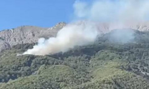 Σαμοθράκη: Φωτιά σε δύσβατο σημείο- Επιχειρούν και εναέρια μέσα