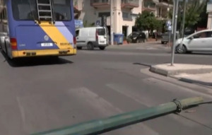 Νέα Φιλαδέλφεια: Τρόλεϊ έριξε κολώνα φωτισμού- Τραυματίστηκε 14χρονη