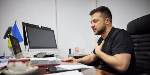 Ζελένσκι σε ρωσικά ΜΜΕ: Προετοιμασμένοι να συζητήσουμε το καθεστώς ουδετερότητας