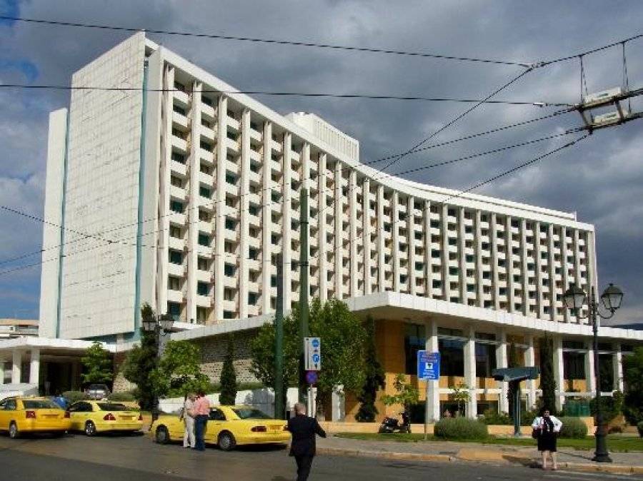 Τριετές lifting στο Hilton