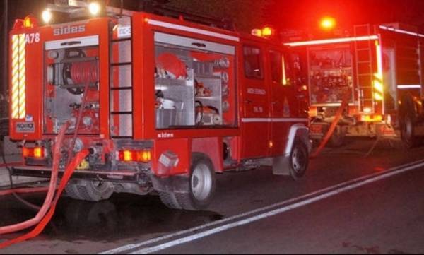 Στις φλόγες διαμέρισμα στο κέντρο της Αθήνας- Δύο απεγκλωβισμοί