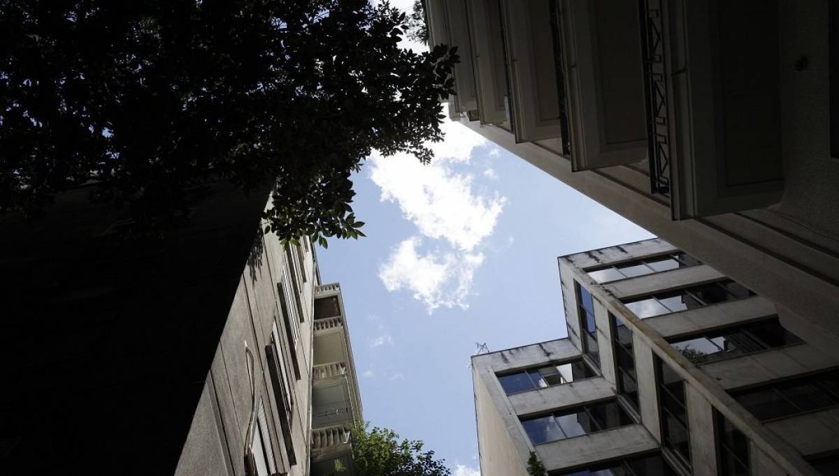 Σταθάκης: Προαναγγέλλει νέα ρύθμιση για την προστασία της πρώτης κατοικίας