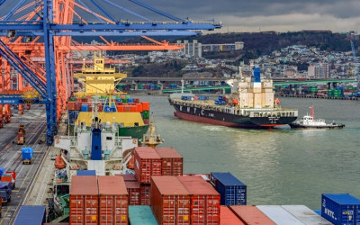 Τα λιμάνια σε Νότια Κορέα και Γερμανία «χτυπήθηκαν» από απεργίες
