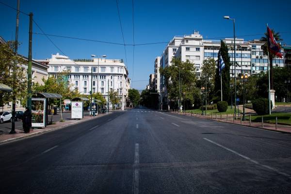Bloomberg:Το «προβληματικό παιδί» της κρίσης παράδειγμα στην αντιμετώπιση της πανδημίας