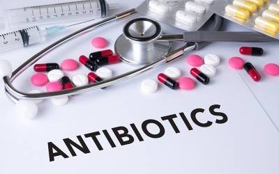 Φαρμακοποιοί: Καταγγελίες για παράνομη χορήγηση αντιβιοτικών
