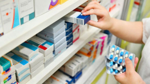 ΙΟΒΕ: Η συνεισφορά της φαρμακευτικής βιομηχανίας στην ελληνική οικονομία