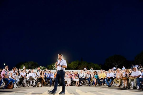 Ο Θεοδωράκης θυμάται τη... γέννηση του Ποταμιού