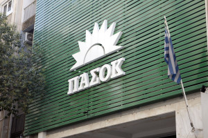 Ζορίζουν (κι άλλο) τα πράγματα για το ΠΑΣΟΚ