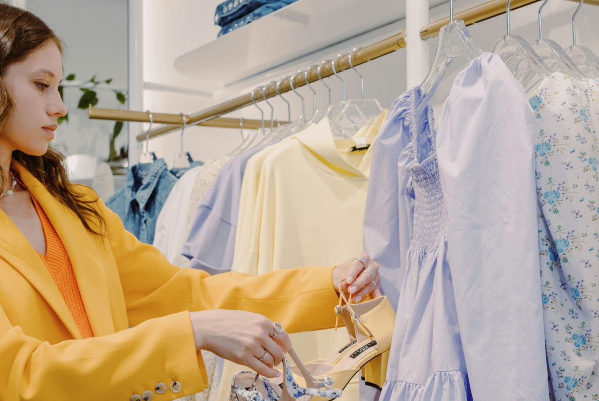 Η ποιότητα της fast fashion μόδας προβληματίζει τους καταναλωτές