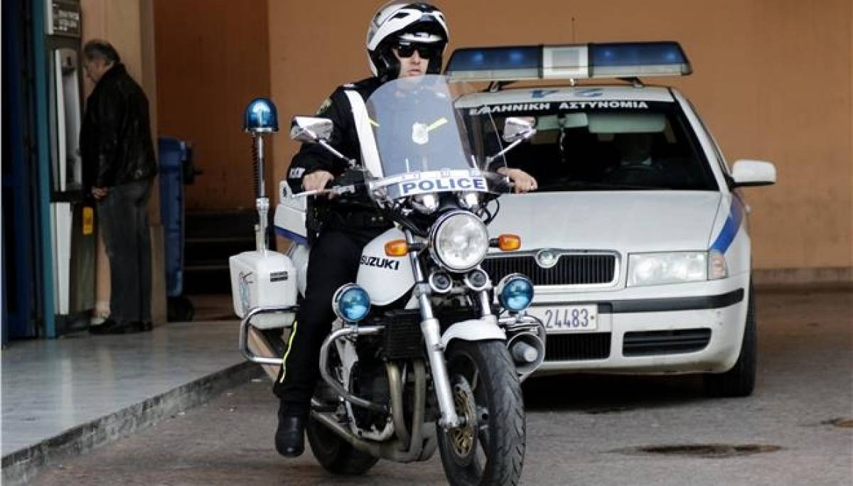 Συλλήψεις για παράνομες υπηρεσίες στάθμευσης σε Κέντρο και Καλλιθέα