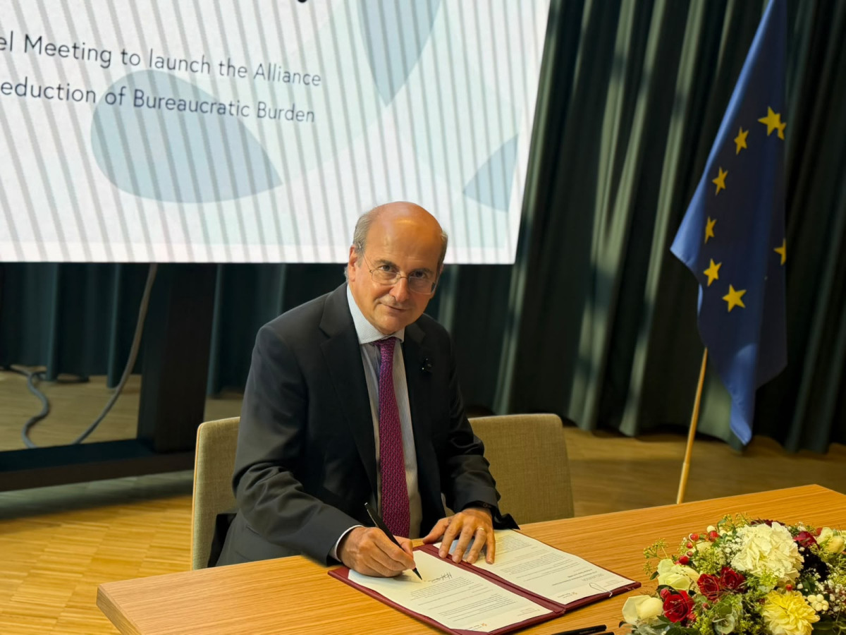 Χατζηδάκης από Βρυξέλλες: Εθνική επιτυχία η αναγνώριση των προσπαθειών για περιορισμό της γραφειοκρατίας