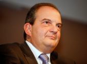 Προβληματισμένος ο Καραμανλής…