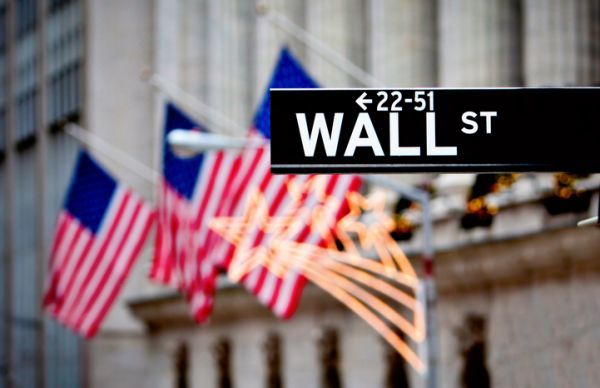 Άνοδος πάνω από 100 μονάδες για τον Dow Jones