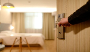 «Εκτοξεύτηκε» 28,9% ο τζίρος καταλυμάτων και υπηρεσιών εστίασης τον Μάρτιο