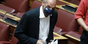 «Πρώτος στους αγώνες, πρώτος στο… εμβόλιο»;