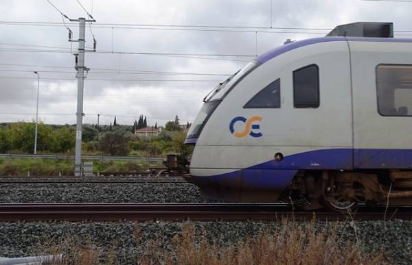ΤΡΑΙΝΟΣΕ: Ακινητοποίηση συρμού του προαστιακού στο Ζεφύρι