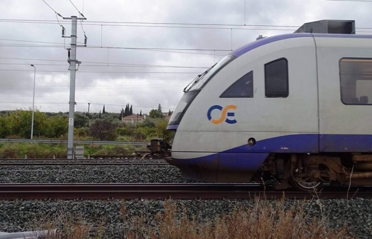 ΤΡΑΙΝΟΣΕ: Ακινητοποίηση συρμού του προαστιακού στο Ζεφύρι