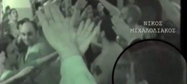 Χρυσαυγίτες βουλευτές υμνούν τον ναζισμό (video)