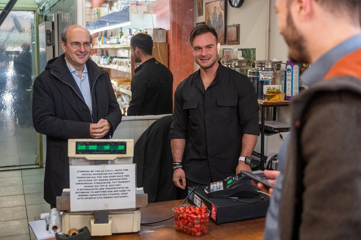 Χατζηδάκης για διασύνδεση POS-ταμειακών: Θα προχωρήσει «βρέξει-χιονίσει»