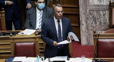 Βουλή: Πρόταση μομφής-Δυναμικό ξεκίνημα με Σταϊκούρα, Αχτσιόγλου, Τσακαλώτο και Λοβέρδο