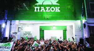 ΠΑΣΟΚ: Οργανωμένη επιχείρηση λάσπης με δημοσιεύματα- Δεν υπάρχει εσωτερική αναταραχή