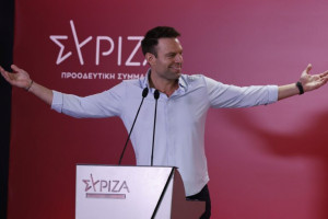 Κασσελάκης: Τα ΜΜΕ προπαγάνδας αναφέρονται σε «εκδρομή»...εμείς έχουμε τριήμερο εργασίας