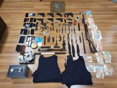 Έντεκα συλλήψεις για εγκληματική οργάνωση στην Αττική