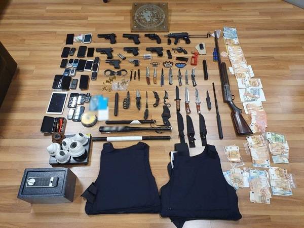 Έντεκα συλλήψεις για εγκληματική οργάνωση στην Αττική