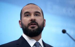 Τζανακόπουλος: «Θέατρο του παραλόγου» η διαχείριση της πανδημίας