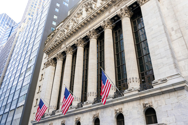 H Wall Street «γιόρτασε» το άνοιγμα του Ορμούζ – Ρεκόρ σε όλους τους δείκτες