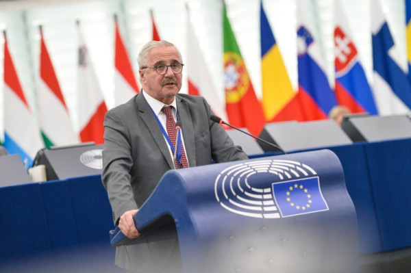 Διαβεβαιώσεις Κάλλας στο Γιάννη Μανιάτη για την προστασία των Χριστιανών της Συρίας