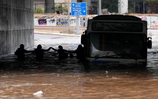 Κακοκαιρία «Μπάλλος»: Παρέμβαση εισαγγελέα για την πλημμυρισμένη Ποσειδώνος