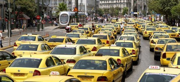 «Γερασμένα» τα ταξί-Λάθος η παράταση ορίου απόσυρσης λέει η ΣΕΑΑ