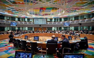 Reuters: Στο Eurogroup συζητούν και τη χρήση κεφαλαίων του ESM