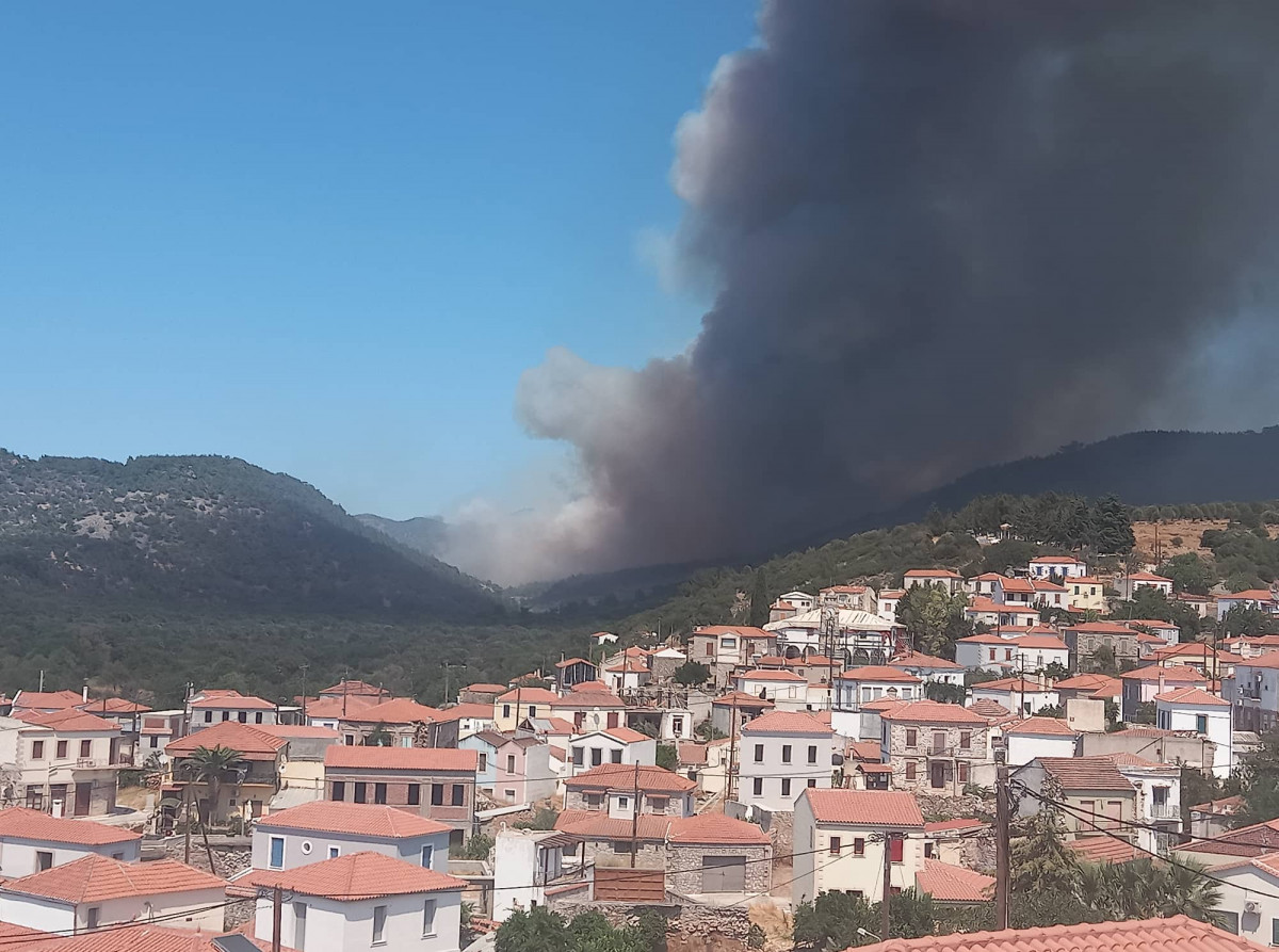 Λέσβος: Νέα αναζωπύρωση στην περιοχή Λαγκάδα- Εκκενώθηκε η Βρίσα